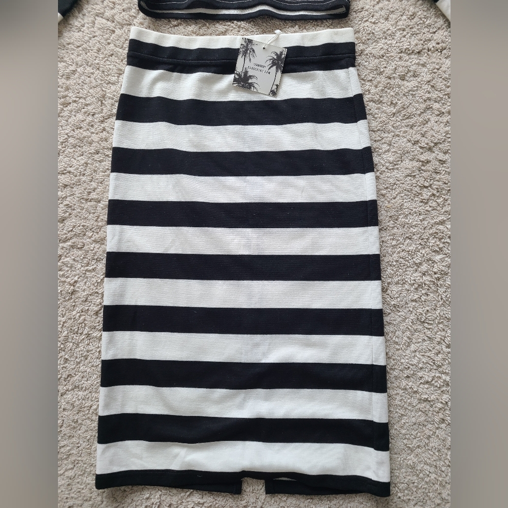 NWT Saboskirt brand matching top and skirt set - Picture 2 of 10